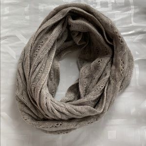 NWOT gray infinity scarf